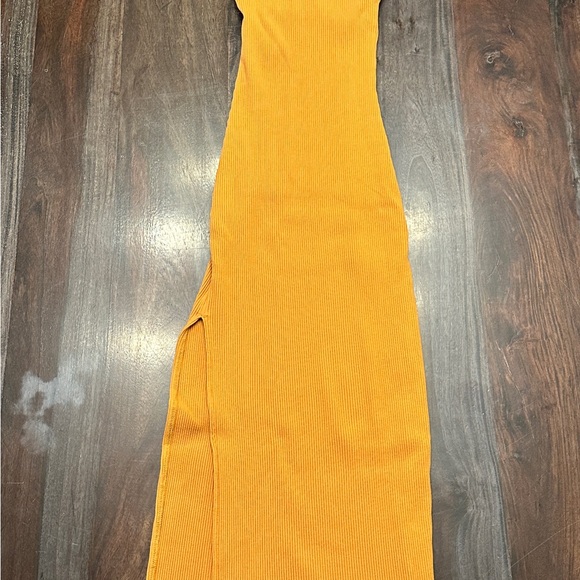 Ribbed Yellow Midi Dress - Picture 3 of 4